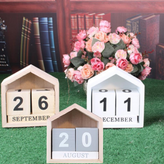Vintage Design House Shape Perpetual Calendar Wood Desk Wooden Block Home Office Supplies Decoration