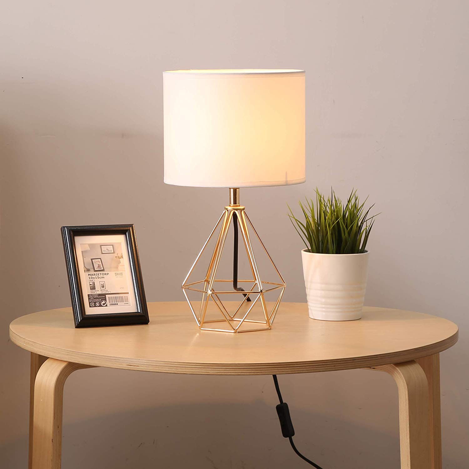 Hollowed-Out-Modern-Livingroom-Bedroom-Bedside-Table-Lamp-Desk-Lamp-With-Shade-1745001-1