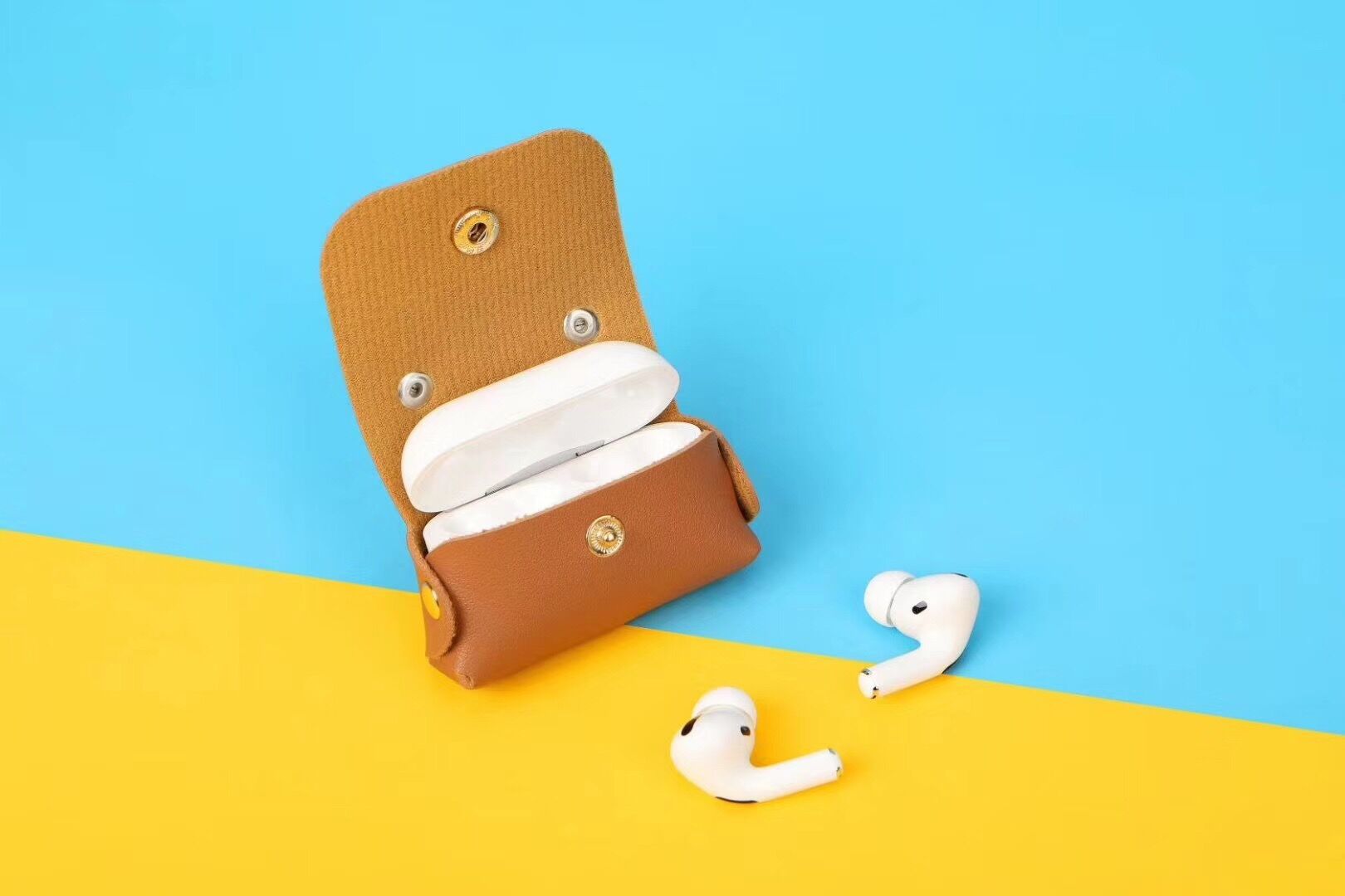 Bakeey-Luxury-Fashionable-Leather-Shockproof-Dust-Proof-Earphone-Storage-Case-with-Keychain-for-Appl-1620282-4