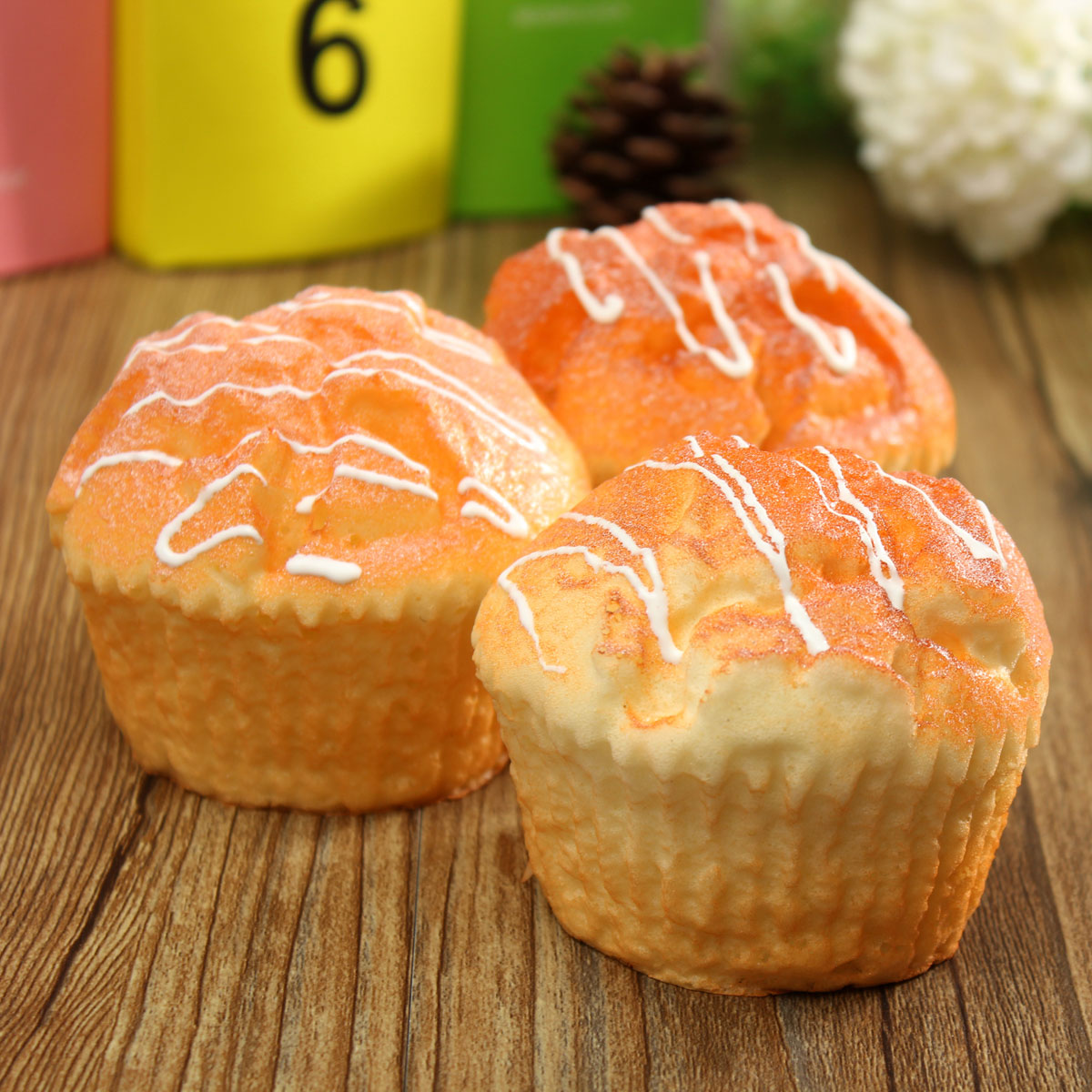 Muffin-Cup-Cake-Squishy-Super-Soft-Bun-Gift-Cafe-Decoration-1070524-1